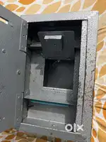 Iron cash box