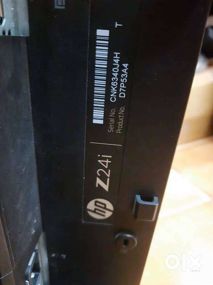 Hp LED Monitor 24  HP Z24i MODEL IPS  DP/DVI/VGA PORT