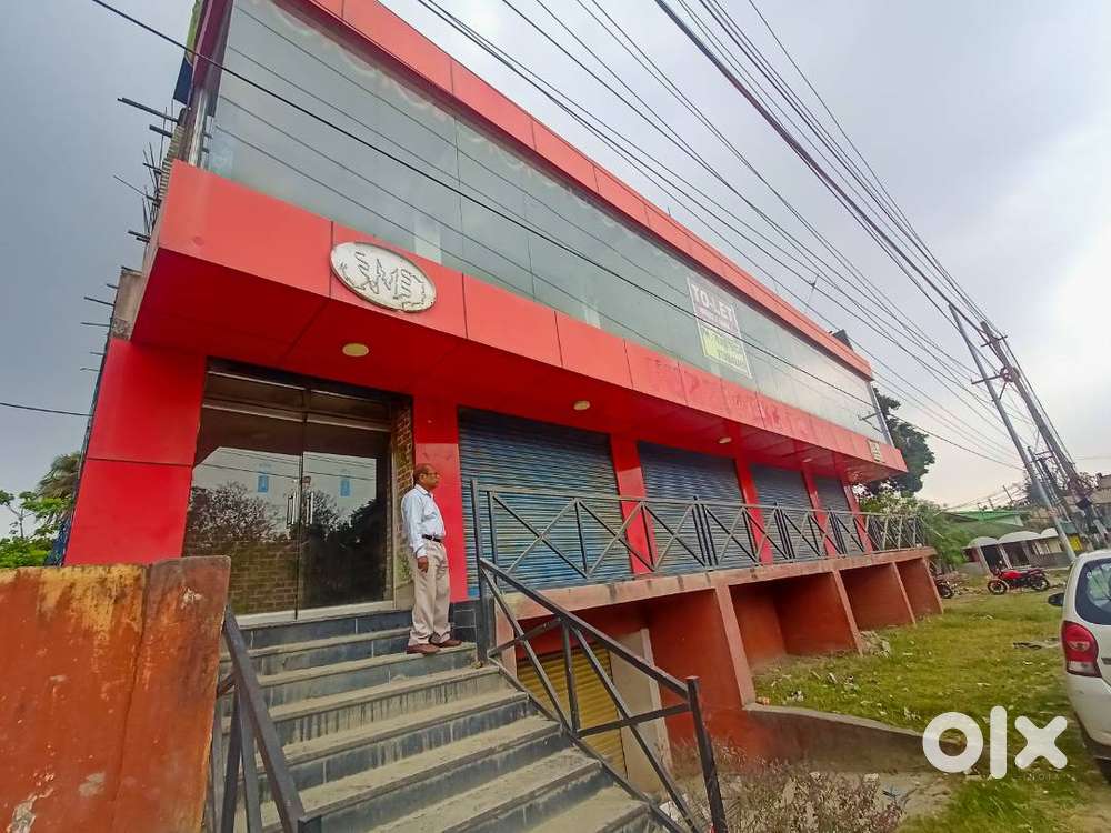 TOLET COMMERCIAL SPACE