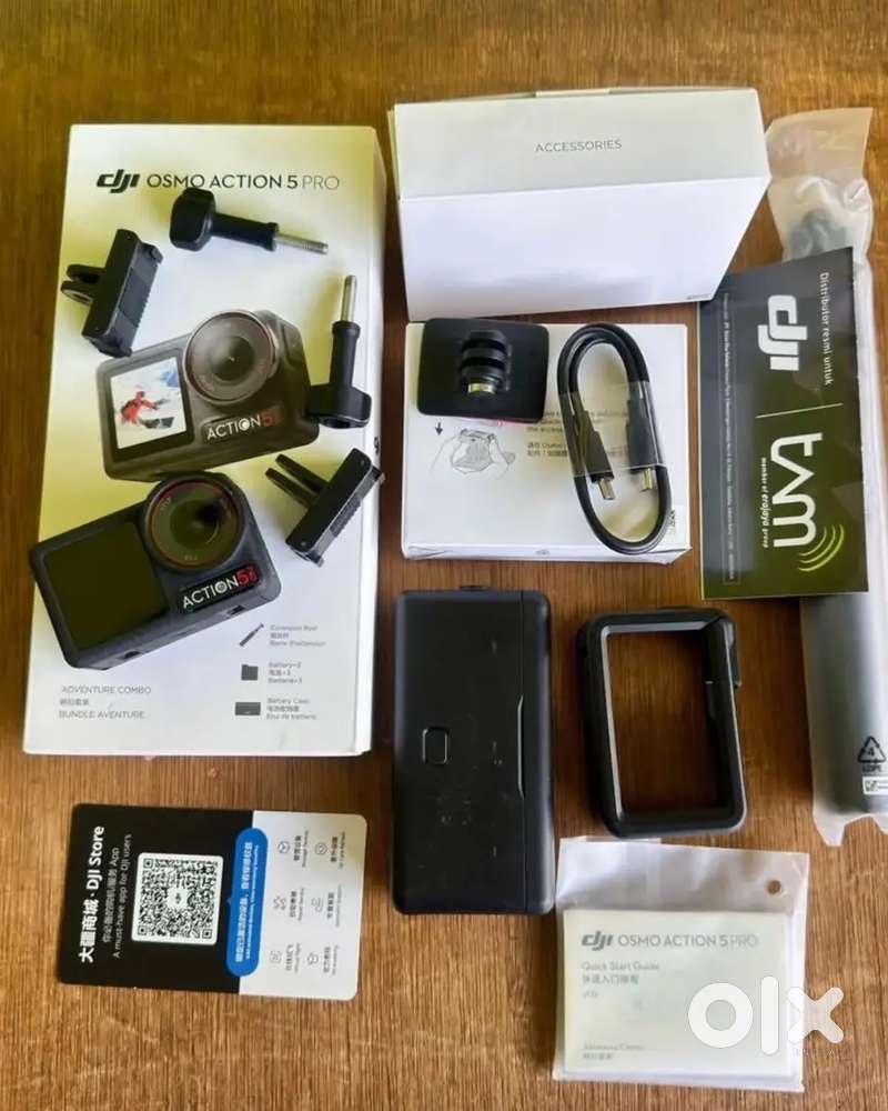 DJI Osmo Action 5 Pro Adventure Combo