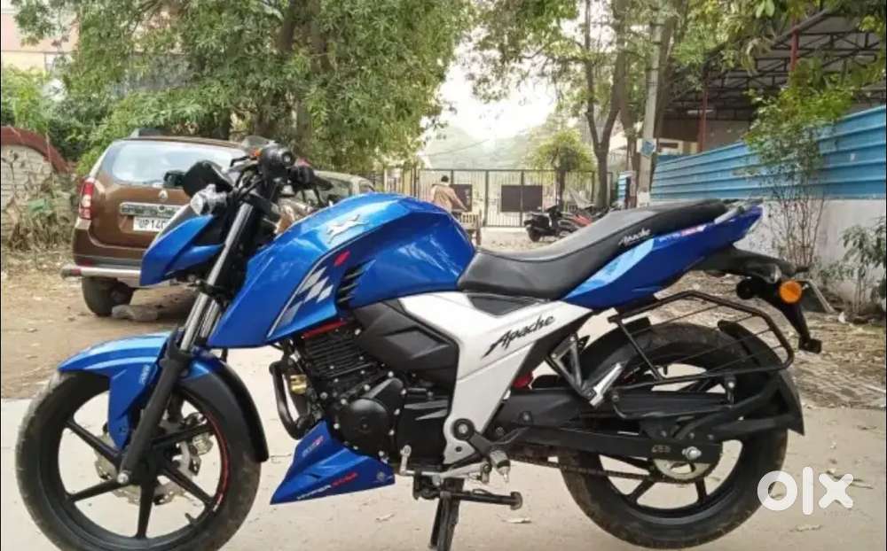 Apache RTR 160 4V only 5500 km chala hua hai koi finance nehi hai..
