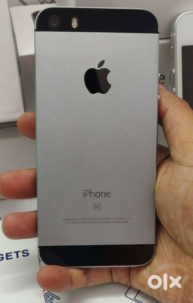 Iphone se 1st generation 32gb box packed handset in best price with al
