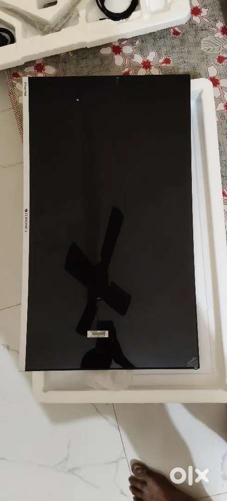 Brand new zebronic 32 inch monitor aurgent sell