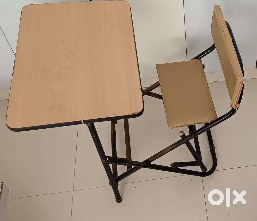 Kids Foldable Studying Table With Cushioned Seat
