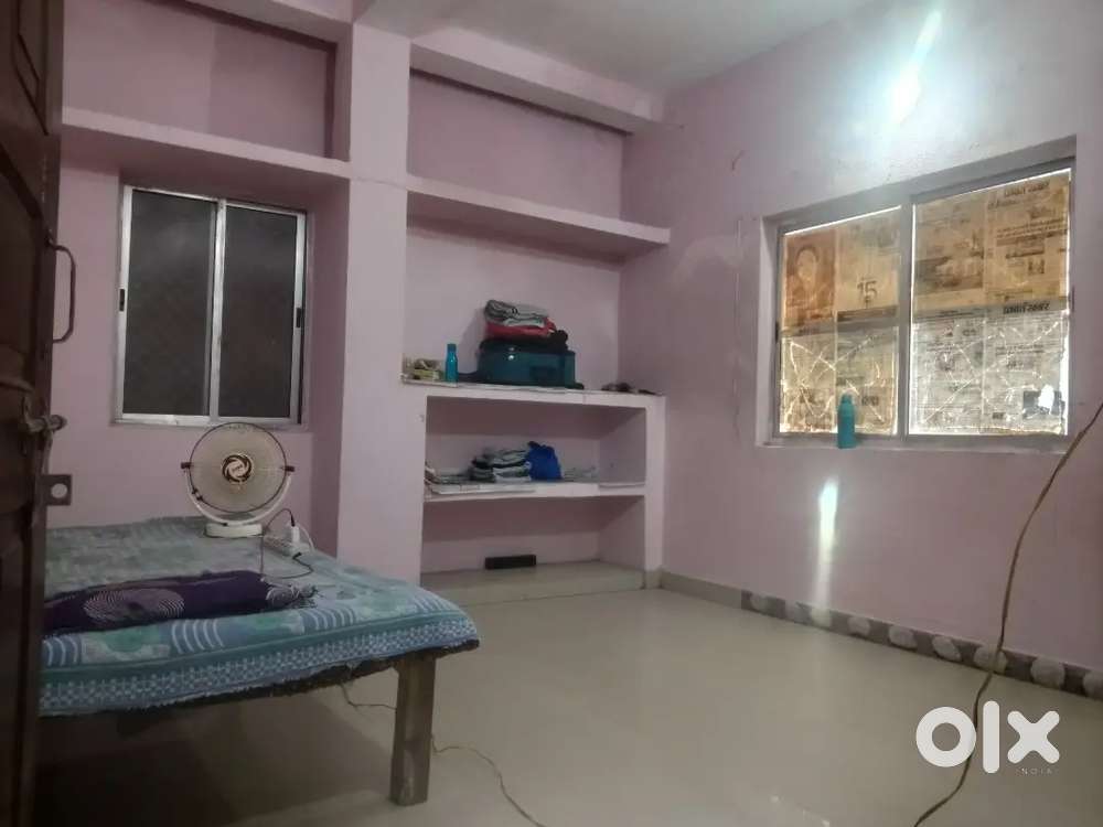 Need a girl roommate urgently