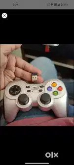 Logitech Gaming Controller F710