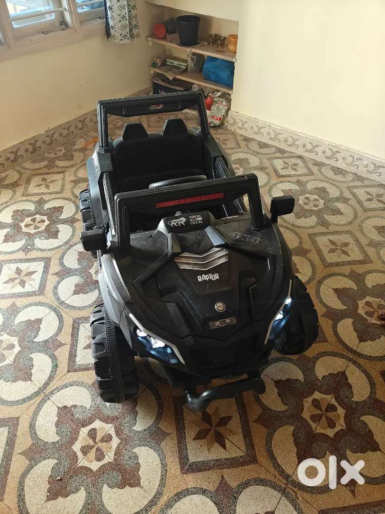 Charging jeep for children