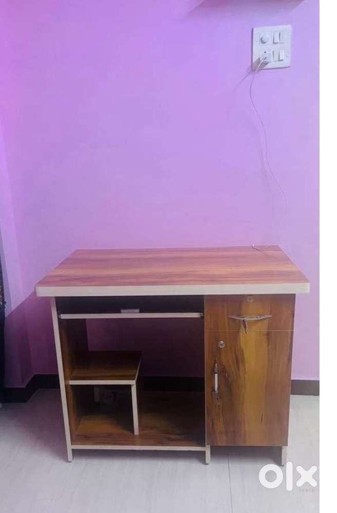 Computer Table for sale