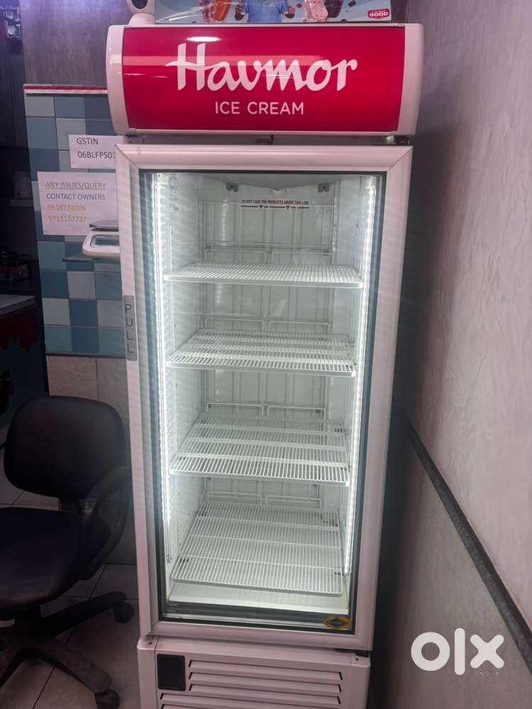 Vertical Freezer with Display