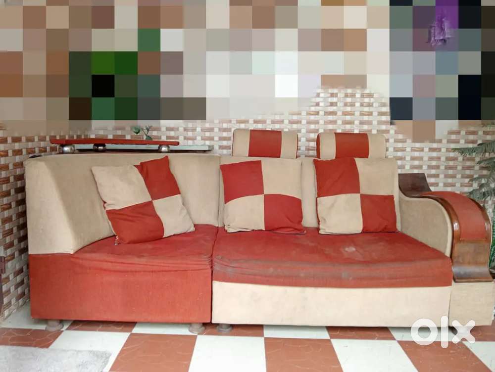 L shape 5 seater sofa with pillow...