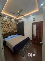 I'm looking for a working female flatmate.
