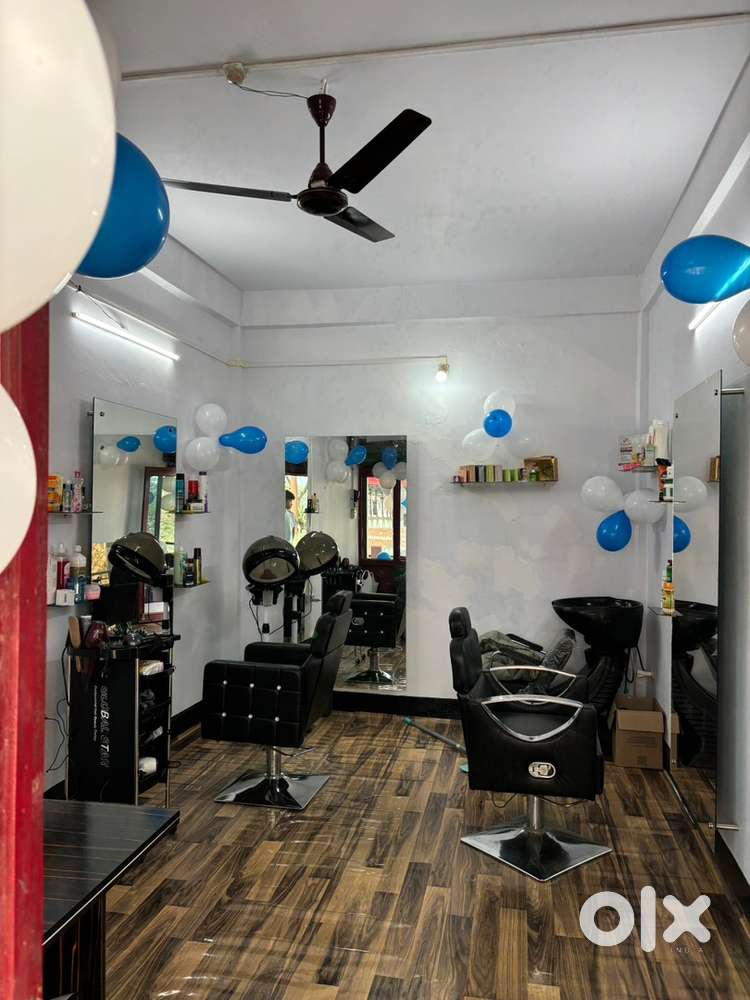 Unisex salon for sale