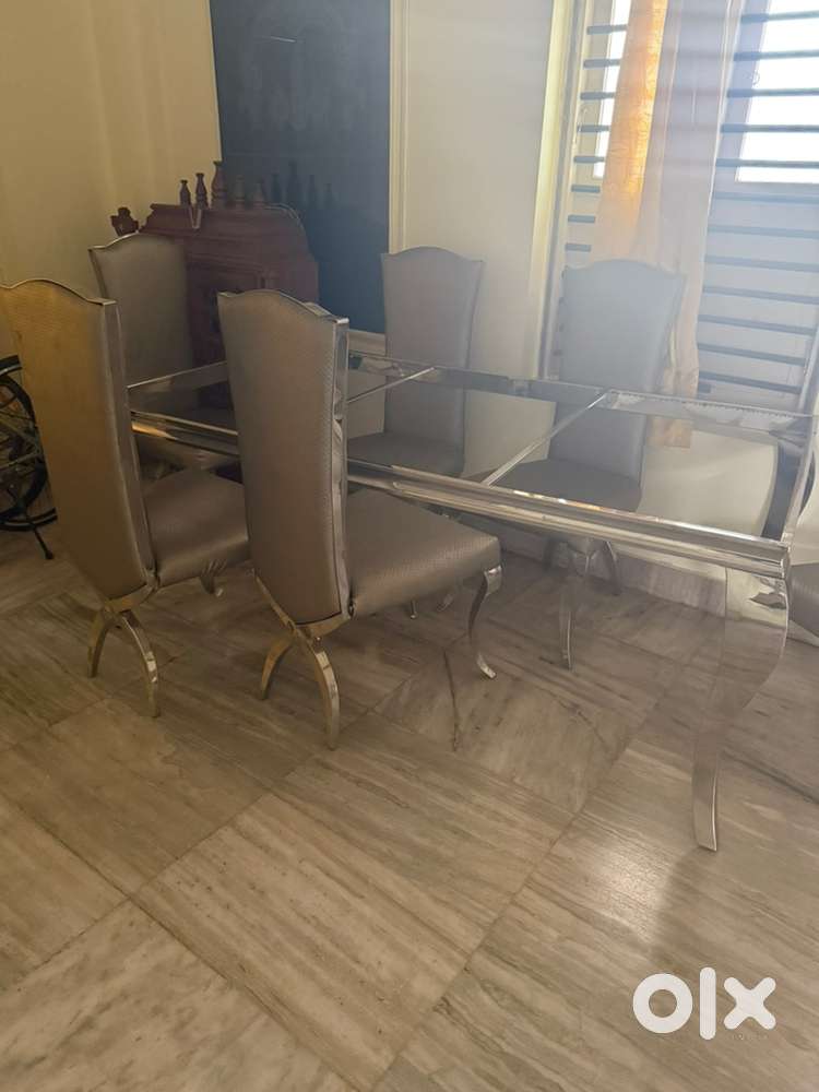 Dining table with 6 chairs