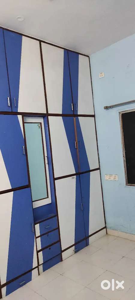 2bhk flat omkar nagar semi furnished near by all facility