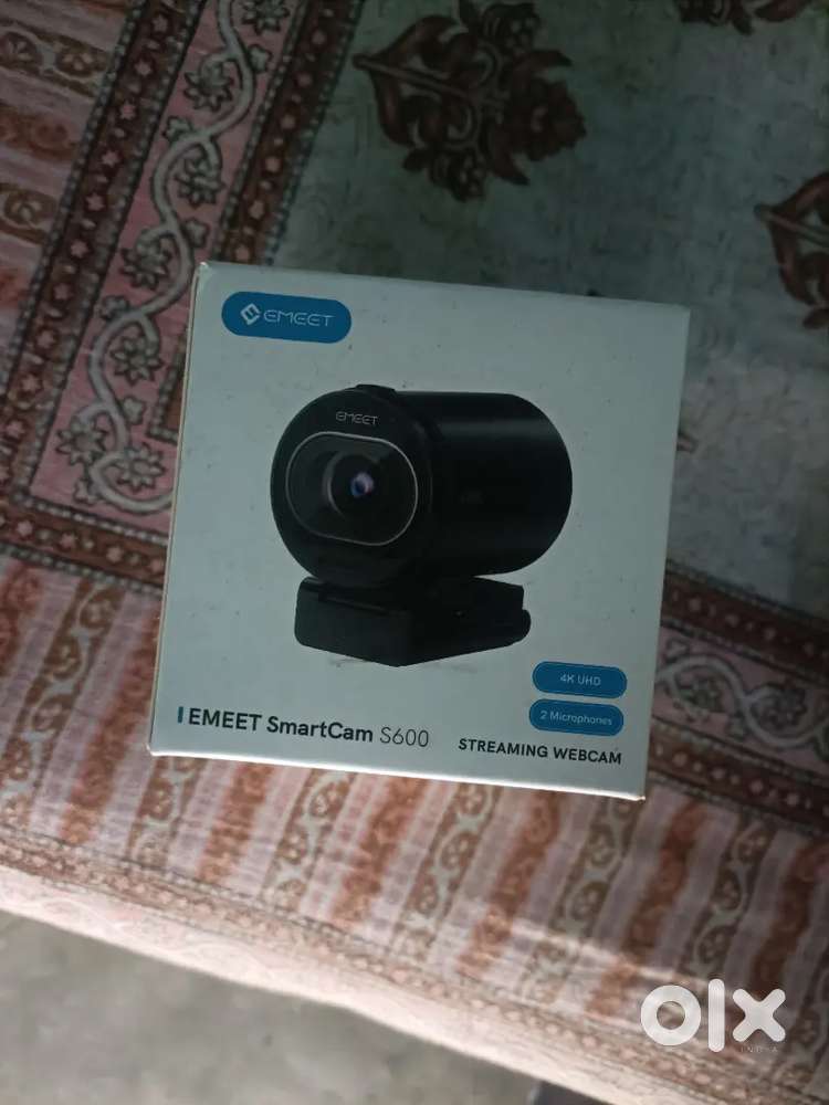 Hollyland Lark M2 Mic & Emeet smart cam 600