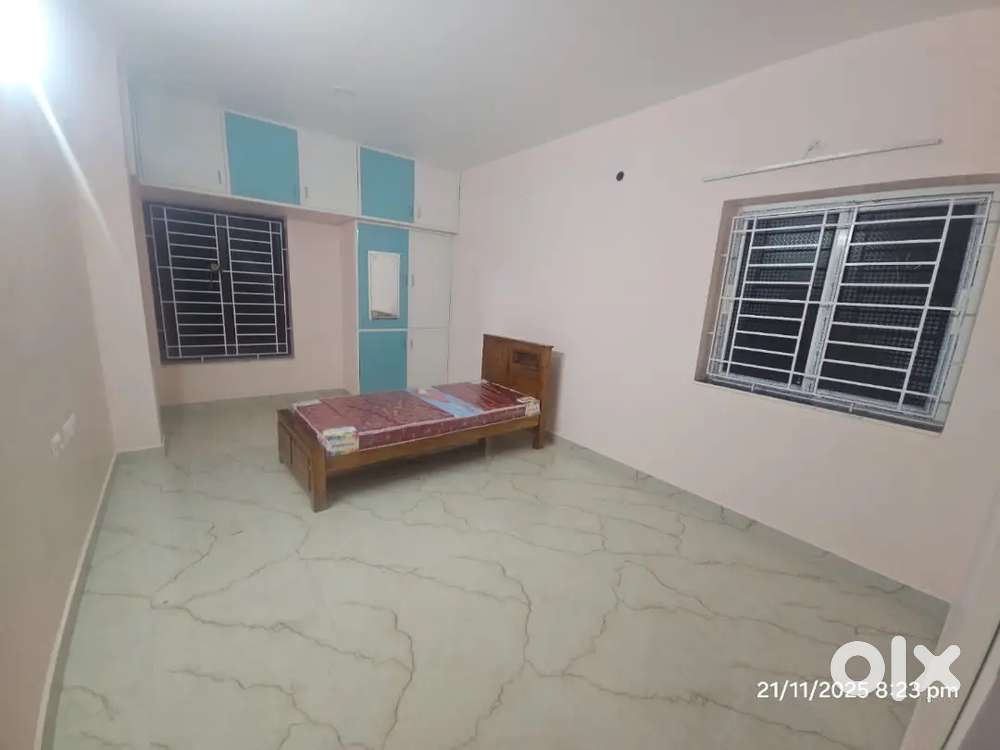 Private single Rooms for Rent in velachery-madipakkam for Men