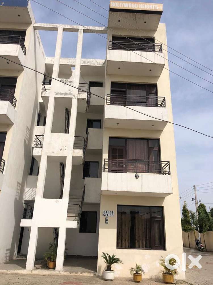 2BHK READY TO MOVE FLAT ON KHARAR KURALI HIGHWAY ROAD IN JUST 24.90lac