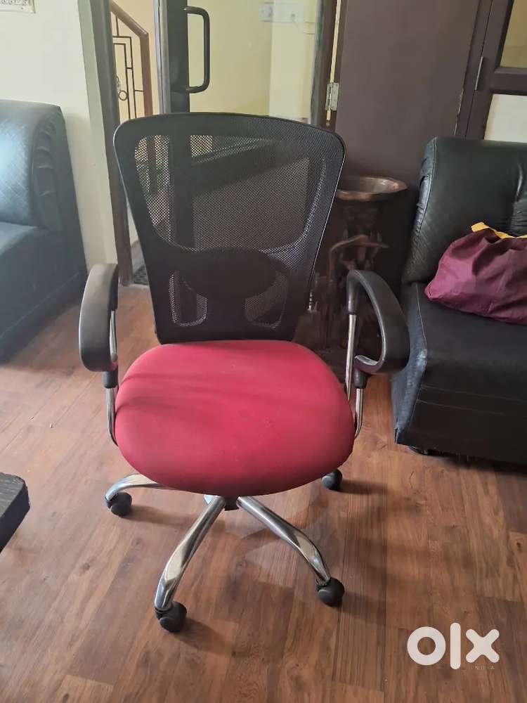 4 Office chairs