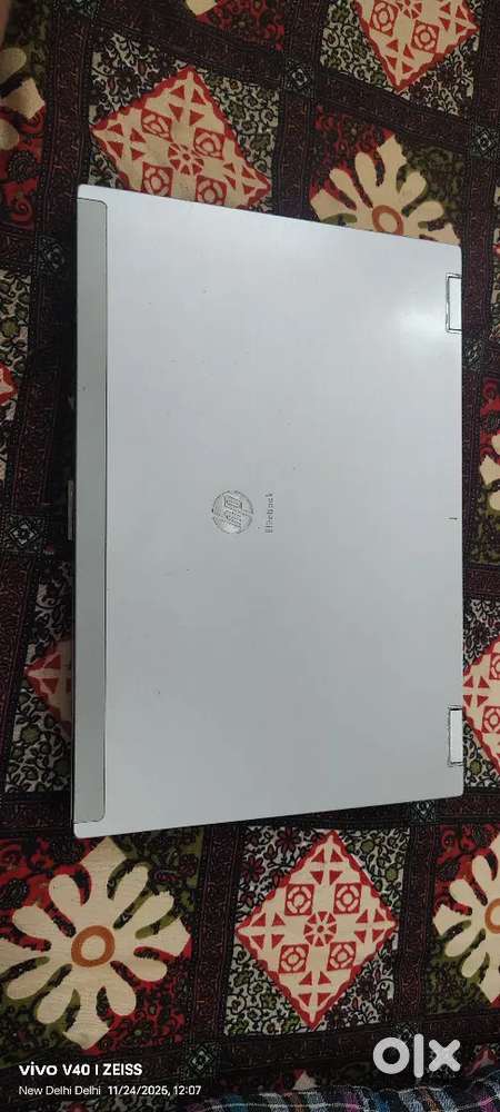 Hp Elight book 4gb ram & 256gb 2.4 Ghz
