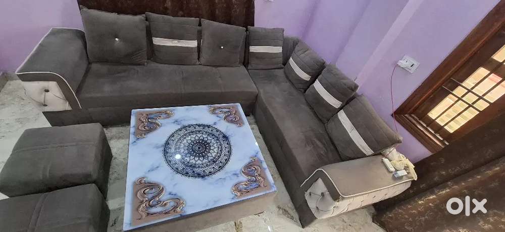 Good condition sofa set with table