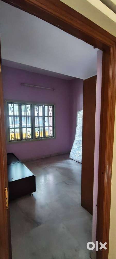 2 BHK Semi-Furnished Apartment for Lease in Frazer Town – North Facing