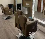 FOR SALE: 6 Premium Salon Chairs – Excellent Condition!