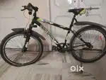 Hero sprint (howler) cycle used for 1 year black neon color