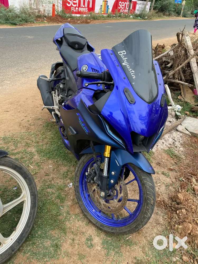 R15 V4 yamaha mat marvel blue