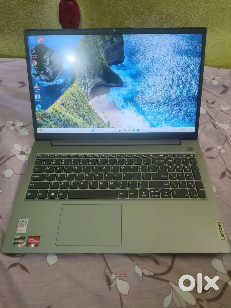 Lenovo gaming laptop, Ryzen 3 7320U , 8gb ram and 512gb nvme ssd