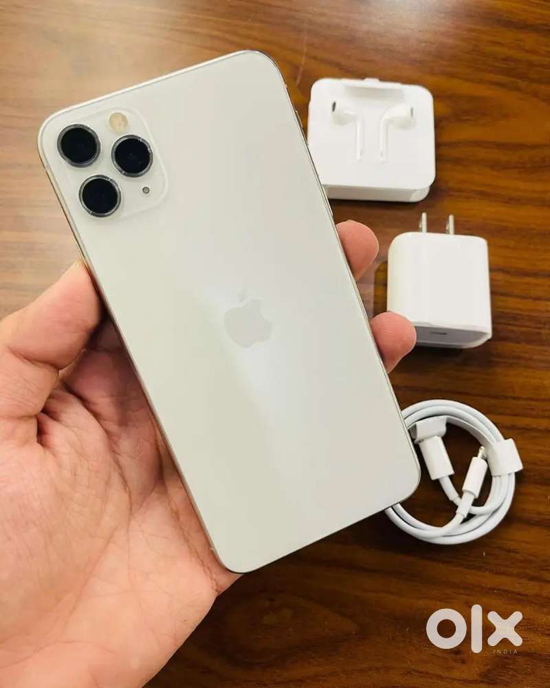 Selling my 6 months used iphone 11 pro max need urgent money
