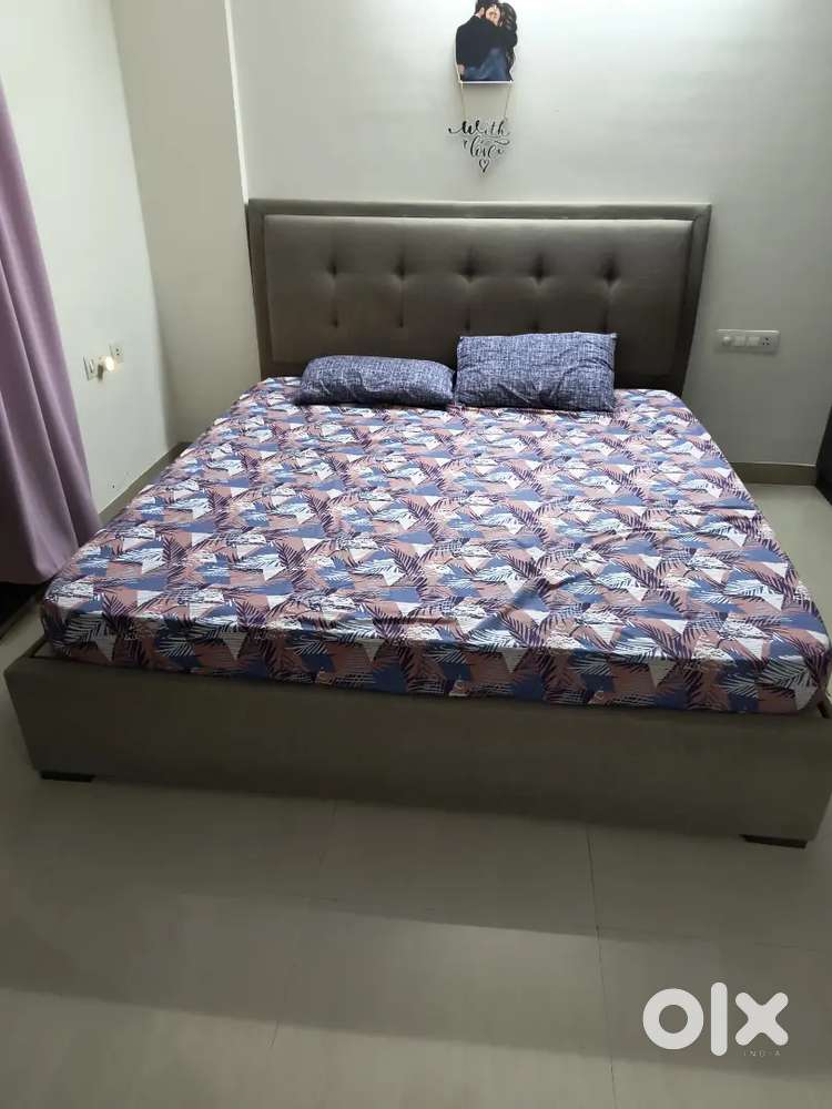 Urban ladder king bed