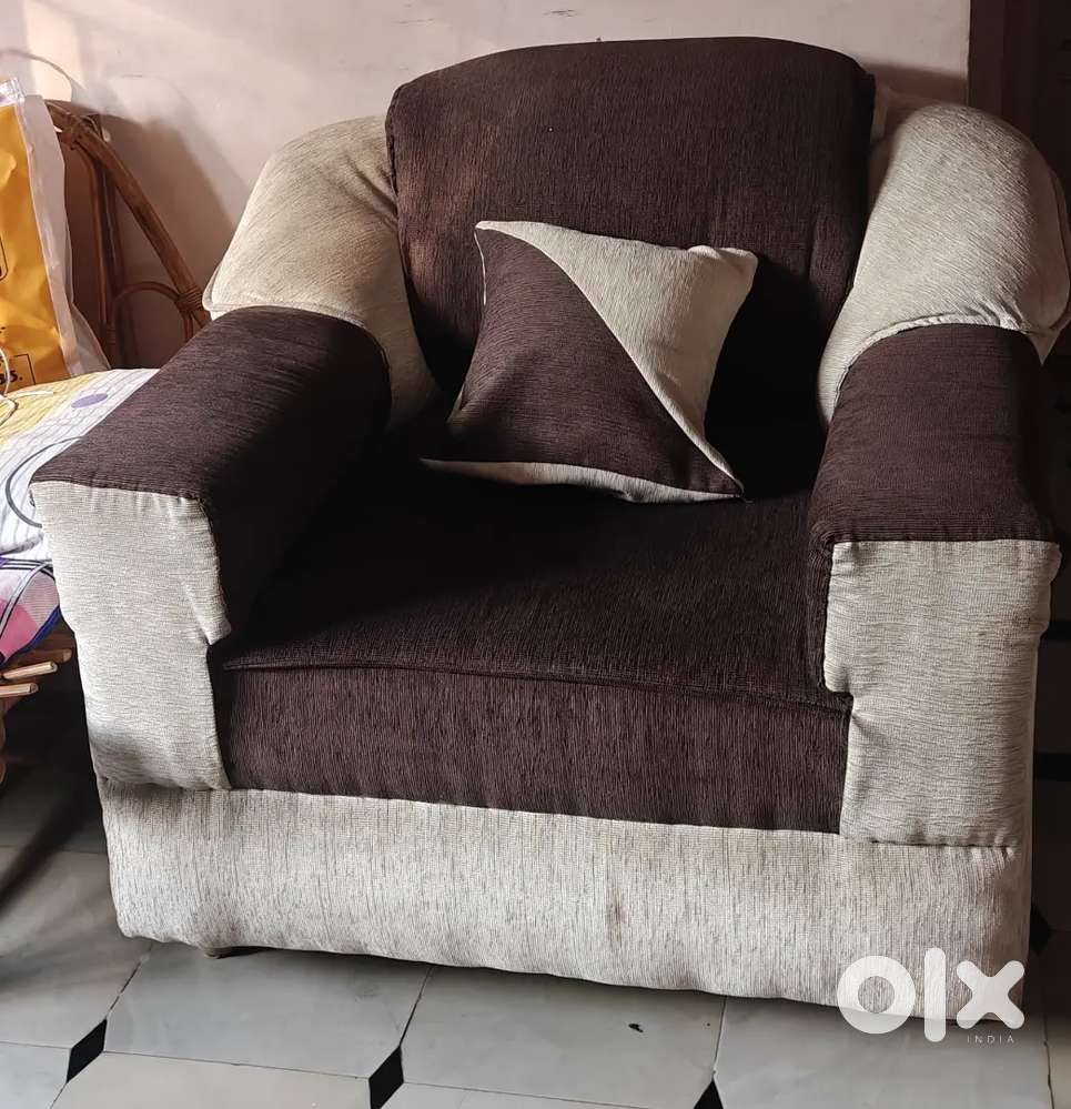 Brown & Beige Sofa Set (3 + 2 +1) with 7 plush pillows