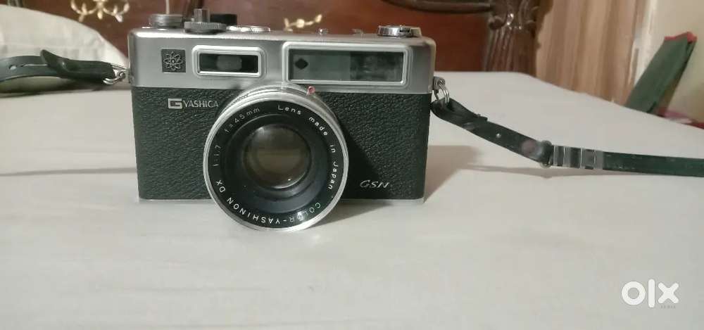 Camera  ELECTRO35 IN GOOD CONDITION only need of battery and reel