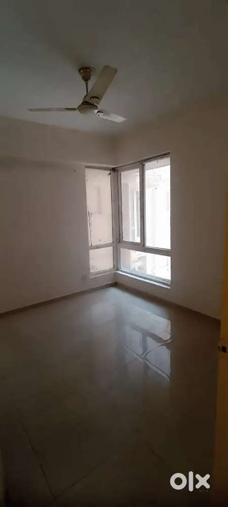 2 bhk raw flat available for rent