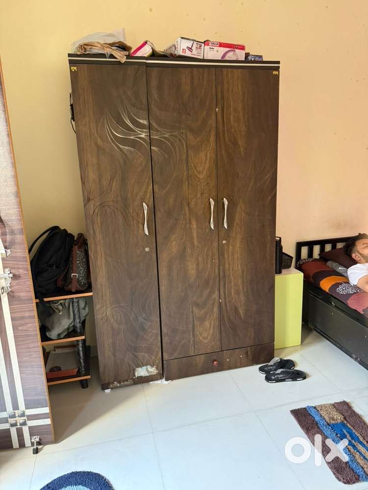 Wardrobe for 7k