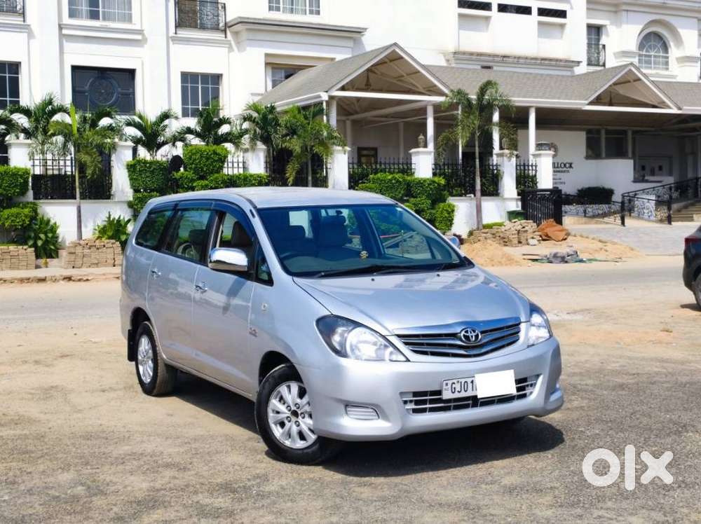 Toyota Innova 2.5 VX 8 STR, 2011, Diesel