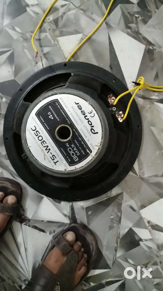12 Inch subwoofer pioneer ts-w305c  Power 800 w max 400 Watts nom