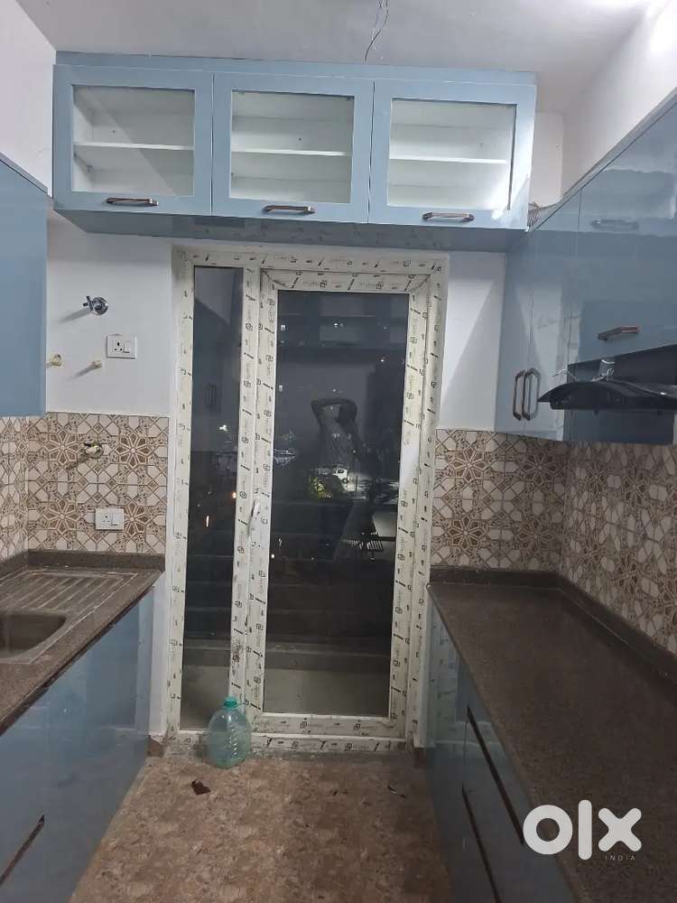 2 bhk flat for rent in golf city