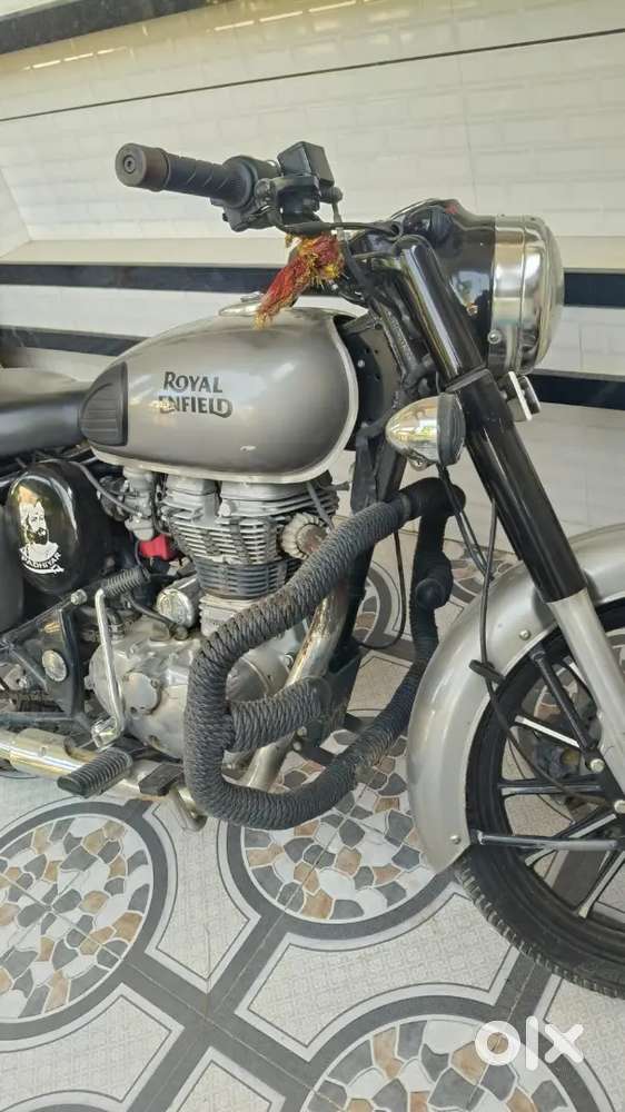 Royal enfield classic 350 petrol 2019 model,