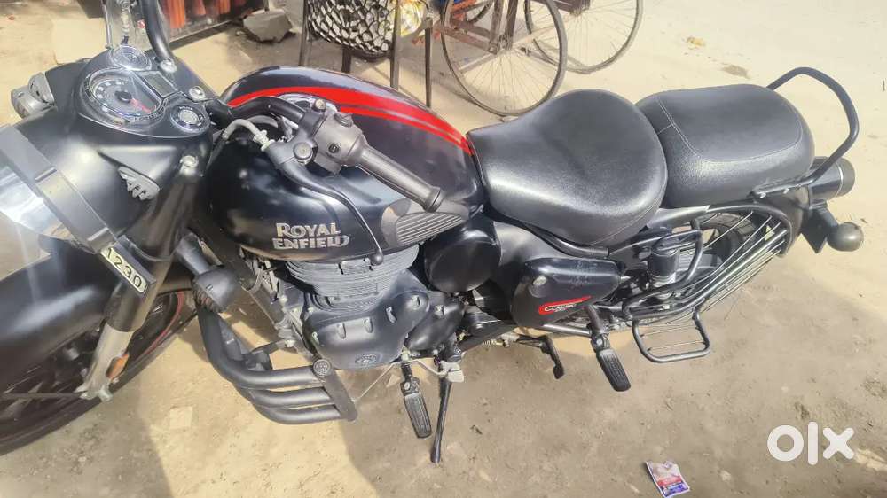 Royal enfield classic 350(stealth black)