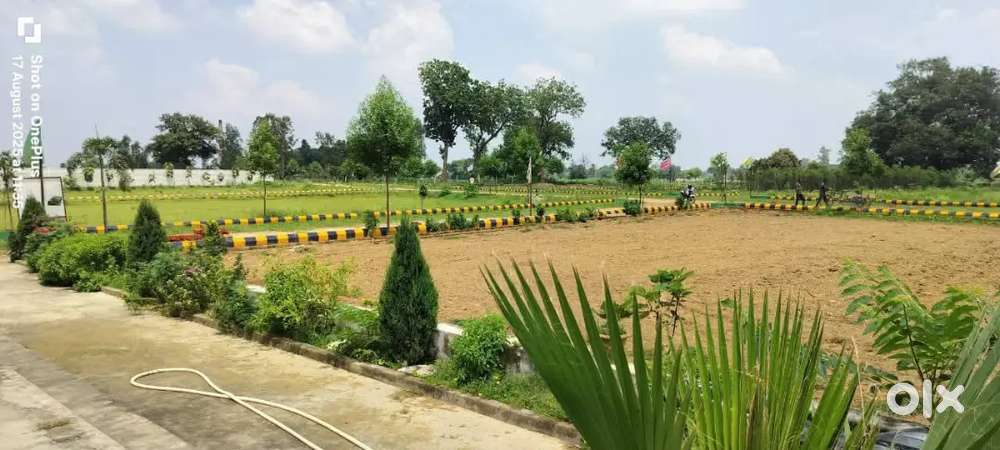 वाराणसी हाईवे पर प्लांट ले अप्रूव्ड सोसायटी में बुलडोजर से मुक्त