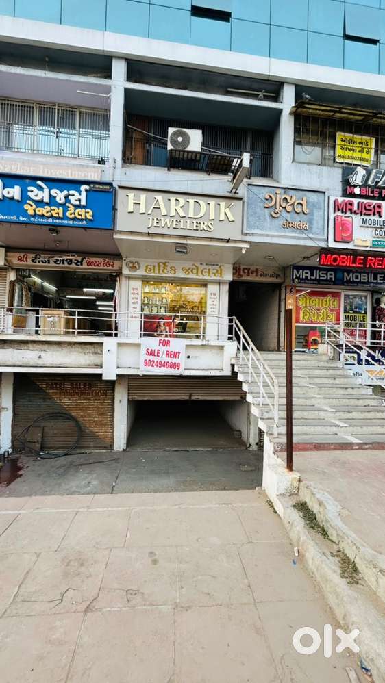 350+ Carpet shop for rent at Sangam char rasta