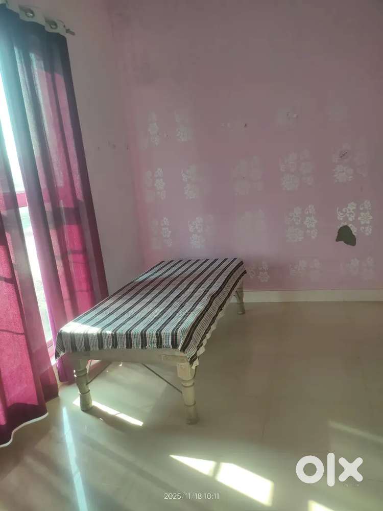 1 room for rent
