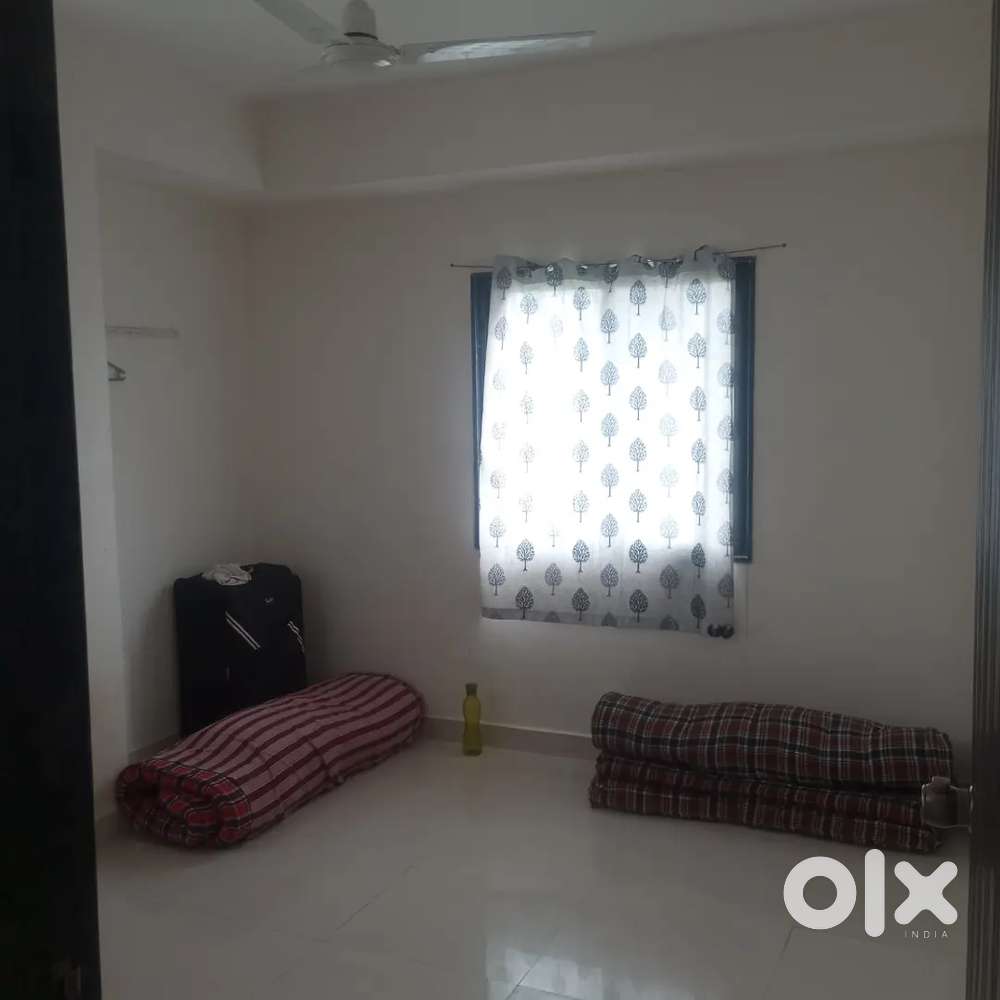 Male Flatmate required for rent 2BHK ( 2 male living 1 required )