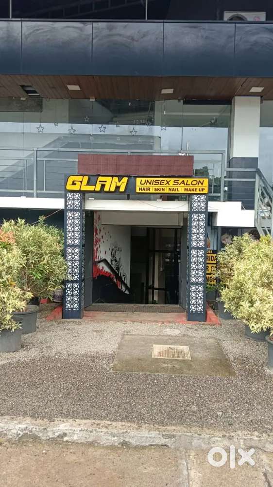 Unisex Parlour  fully furnished for rent