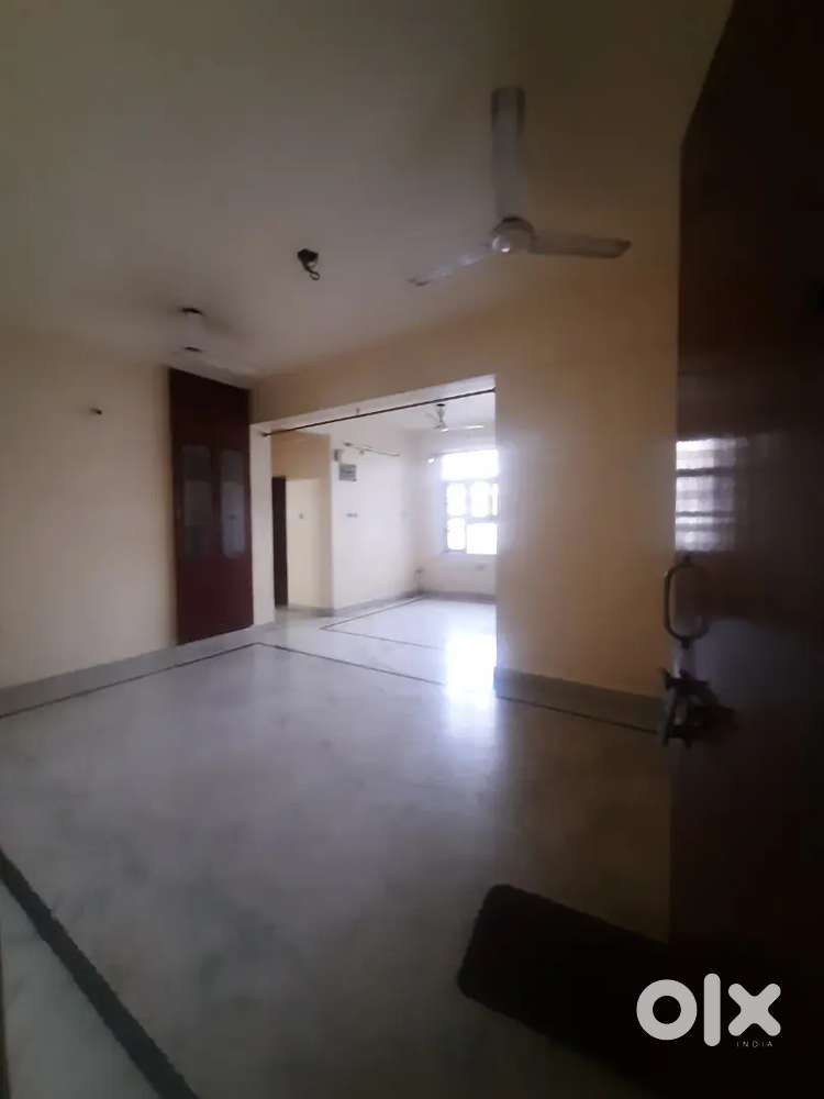 3 BHK FLAT FOR RENT IN BORING KENAL ROAD NEAR BALDWIN SCHOOL