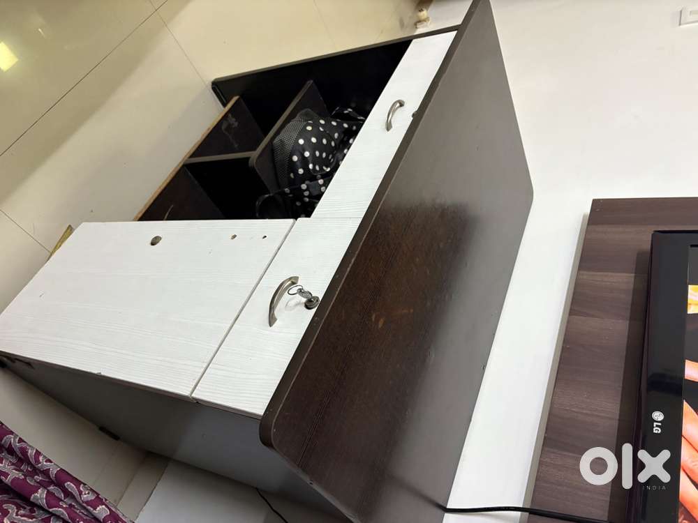 Study table/ work table