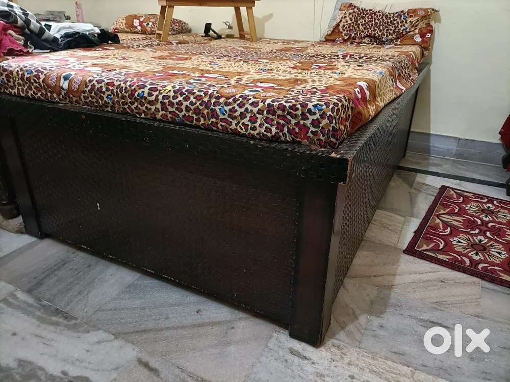 King size single bed and mattress