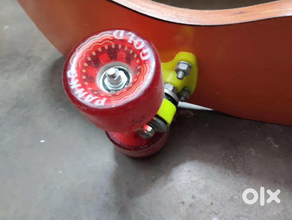 Skate board good condition at cheap price size big