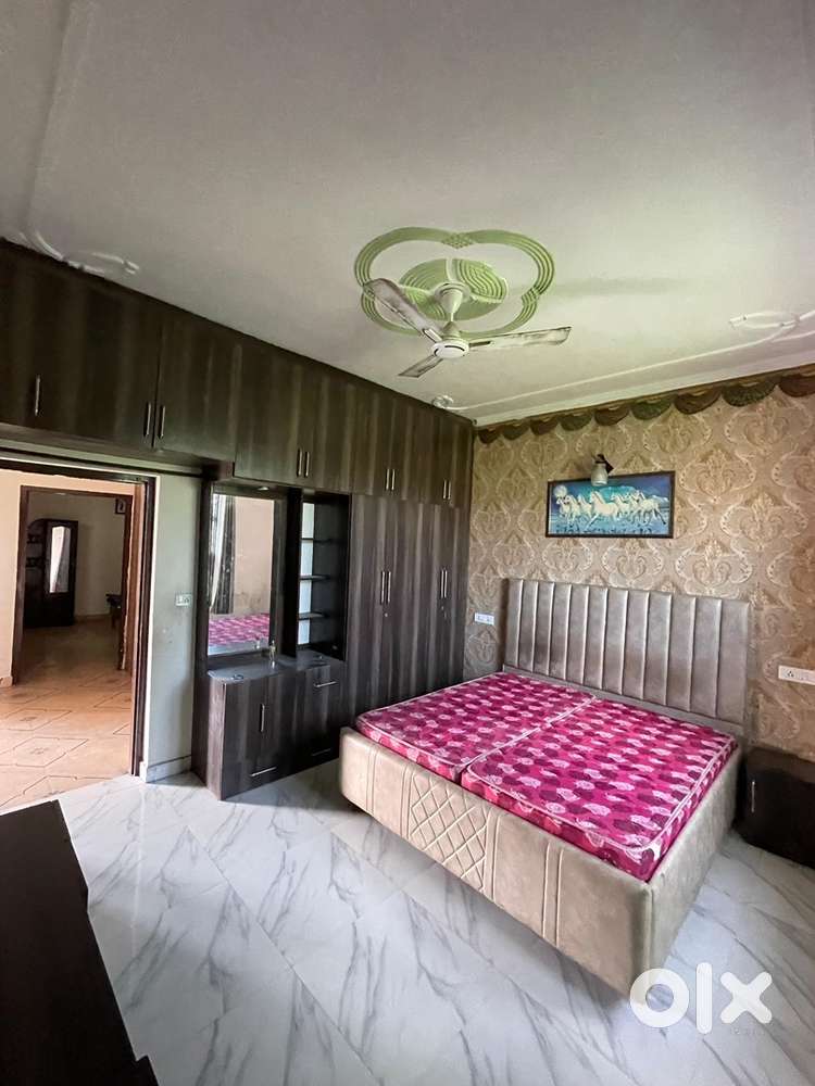 For rent 3 (BHK)bedroom ready to shift fully furnished